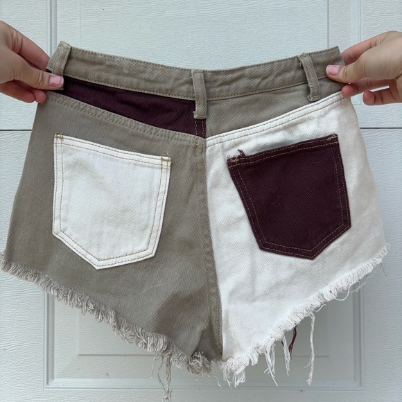 SHEIN High Waisted Patchwork Shorts
Size US Women’s XS - Picture 2 of 2